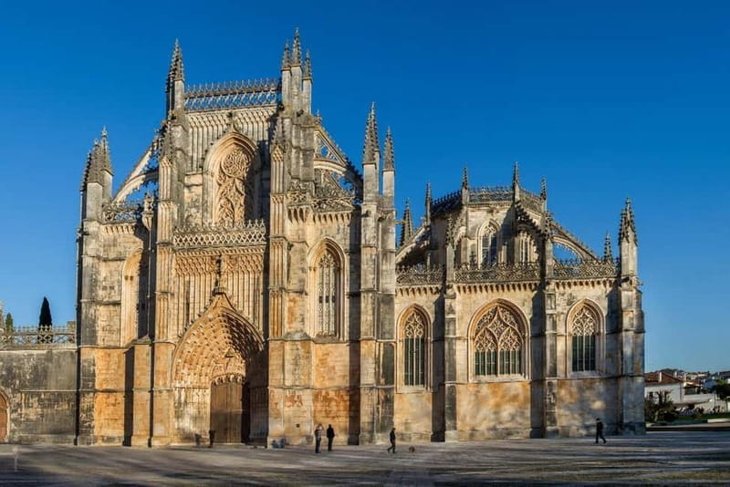 Fátima + Batalha Tour  Culture and History Departing from Porto - Who This Tour Is Perfect For