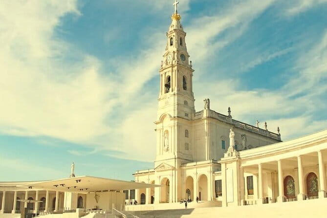 Fátima - Full Day Private Guided Tour from Lisbon by minivan - FAQs