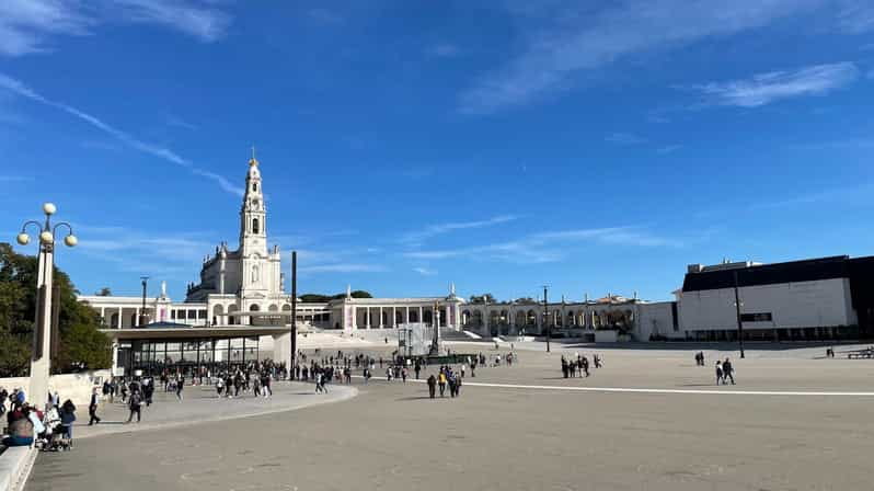 FATIMA NAZARE OBIDOS FULL DAY 9H - A Deep Dive into Portugal’s Treasured Sites