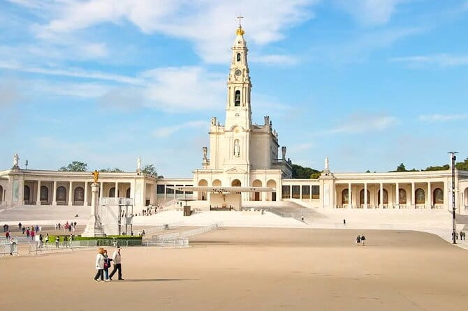 Fatima Sanctuary and Pastorinhos Village Private Tour From Porto - A Private Day Trip to Fátima from Porto: What You Need to Know