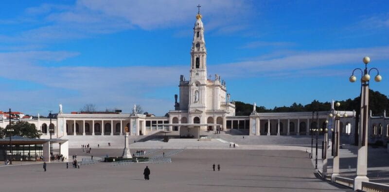 Fátima :the most important religious cathedral in Portugal - Exploring the Journey to Fátima