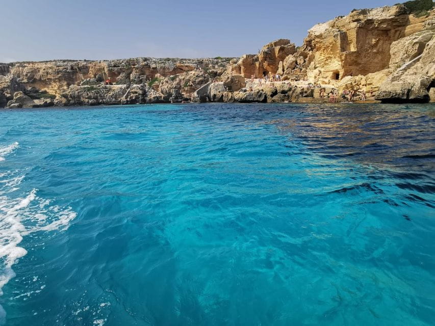 Favignana and Levanzo: Exclusive Tour From Trapani - Aperitif and On-Board Amenities