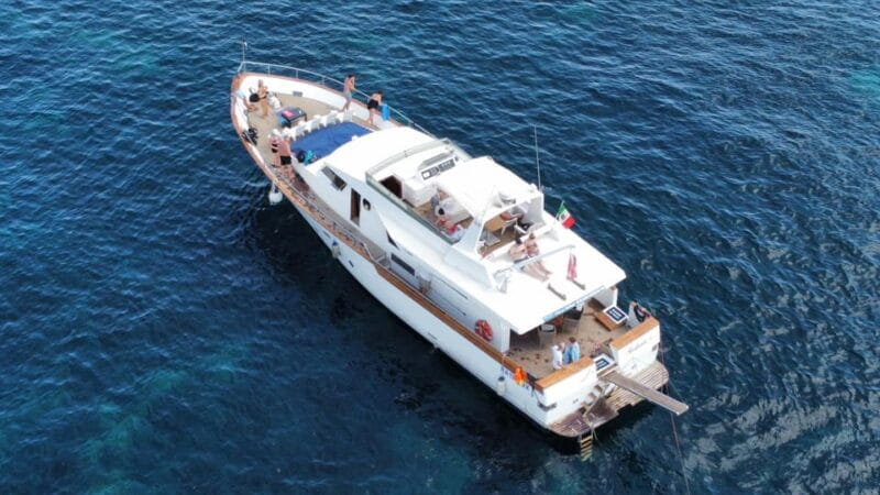 Favignana e Levanzo: tour condiviso Yacht Shalimar IV - The Experience: A Closer Look at Each Part of the Tour