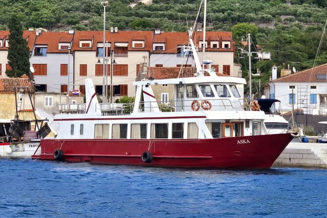 Fd boat-trip Medulin - Blue cave - Cres + lunch + dolphin search - Price and Logistics: Good Value for a Full Day