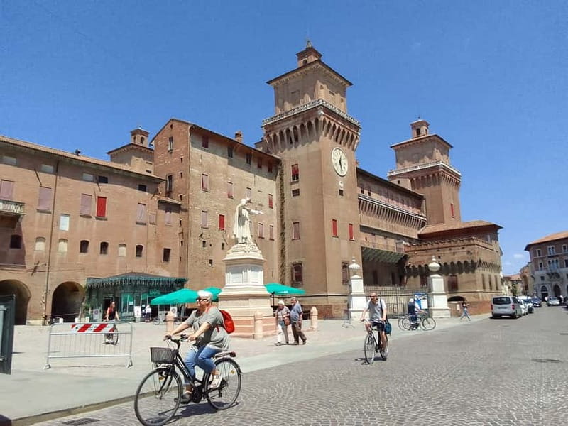 Ferrara: Private City Highlights Guided Bike Tour - What to Expect on the Tour