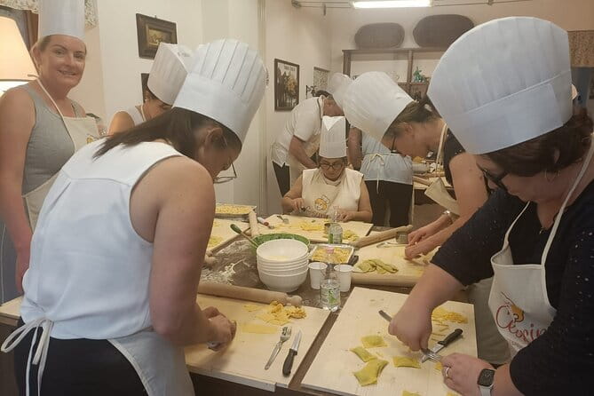 Fettuccine & Ravioli Class in Assisis Home-Style Cooking School - Authentic Italian pasta in a cozy Assisi home