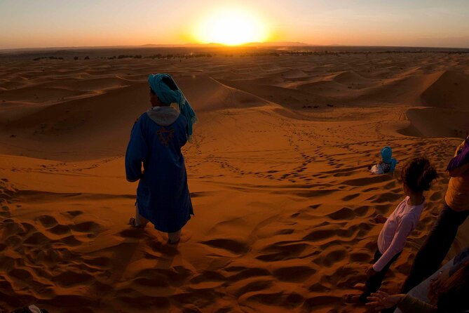 Fez to Sahara Desert Tour 3 Days 2 Nights - Transportation and Accommodations