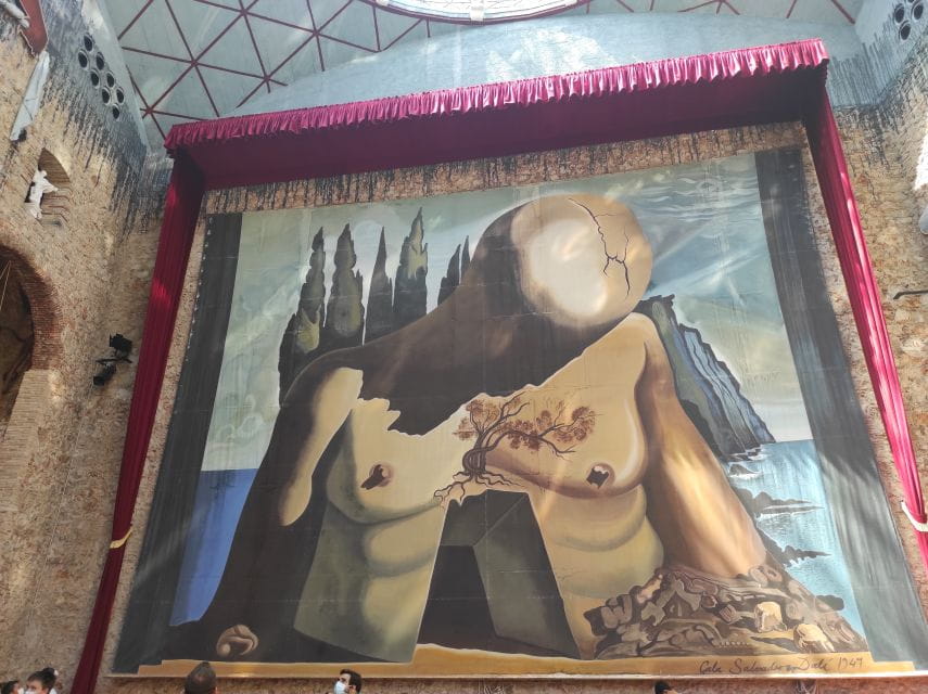 Figueres: City Walking Tour & Dali Museum - Things To Know