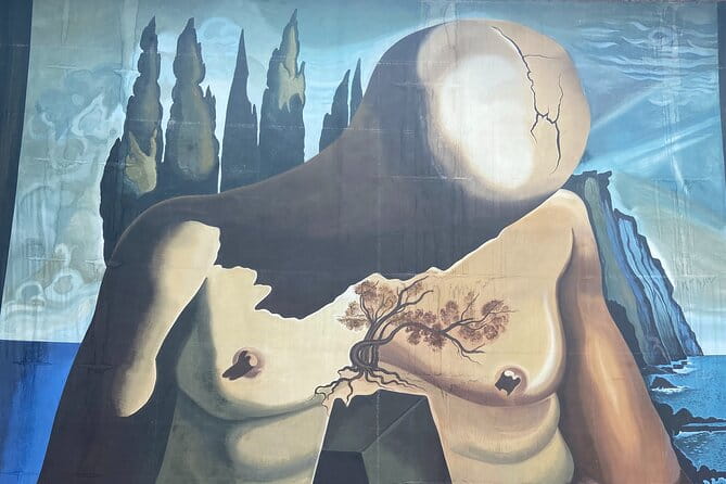 Figueres Walking Tour with Guided Visit to the Dalí Museum - Price and Logistics: How It Works