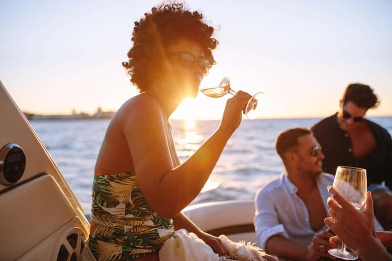 Fireworks Cruise with Drinks - Who will love this experience?