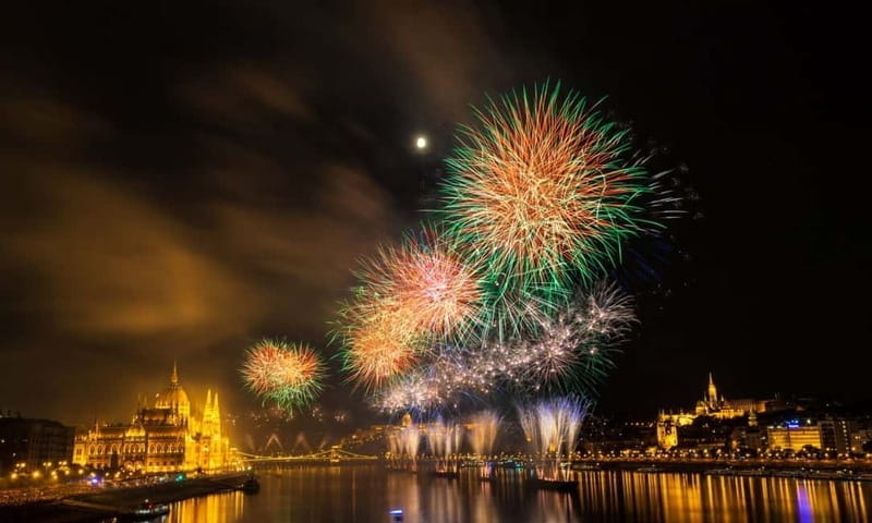 Fireworks Gala Dinner With Bar Piano - Key points / Takeaways
