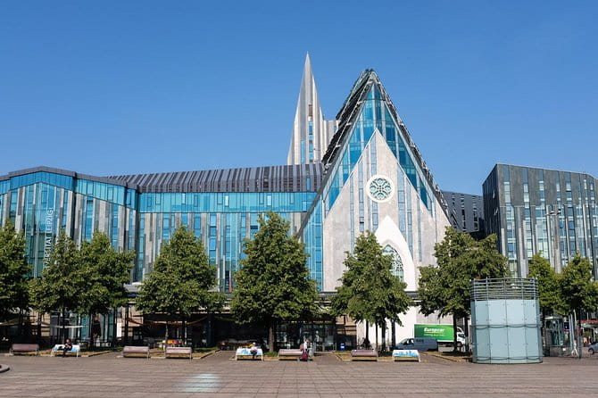 First Date with Leipzig - Price and Logistics: A Balanced View