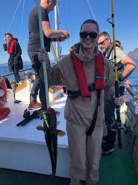 Fishing trip from Henningsvær - A Deep Dive into a True Norwegian Outing