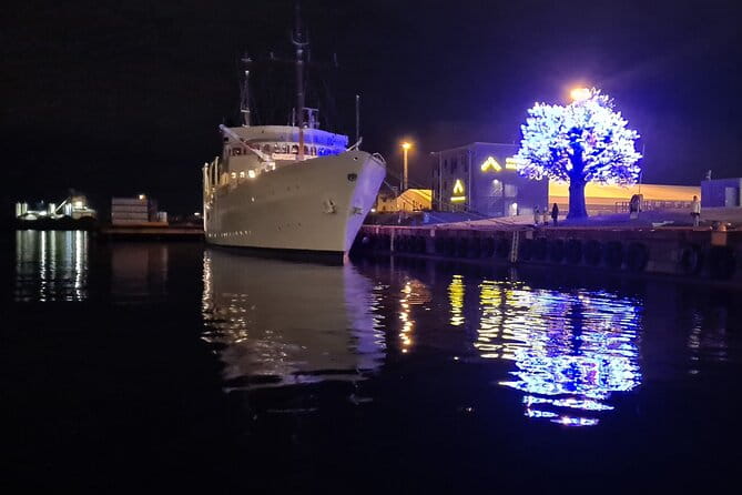 Fjord Houseboat Cruise in Oslo. 100 % electric. BYO - FAQs