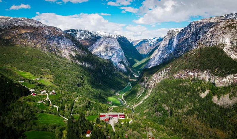 Flåm: Stegastein, Stalheim, and Gudvangen Scenic Coach Tour - Entering the Norwegian Fjord Wonderland