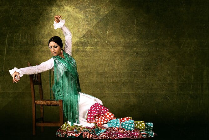 Flamenco show at the foot of the Giralda in Seville - FAQ About the Flamenco Show in Seville