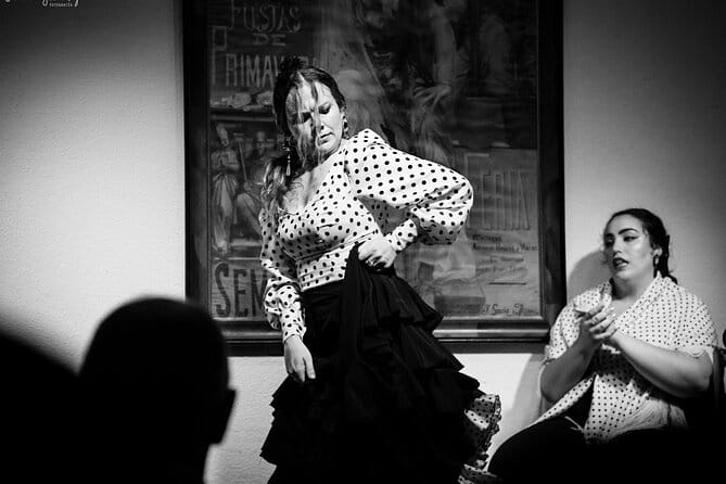 Flamenco Show in Seville - La milonga tablao - Exploring the Flamenco Show at La Milonga Tablao