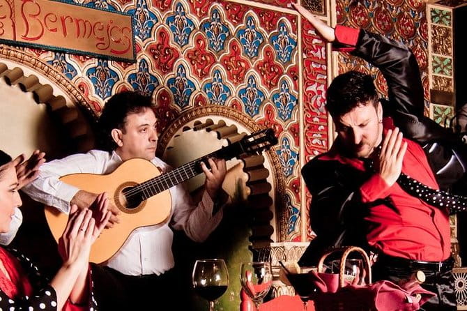 Flamenco Show Las Tablas in Madrid with Tapas or Drink - Entering the Venue: The First Impressions