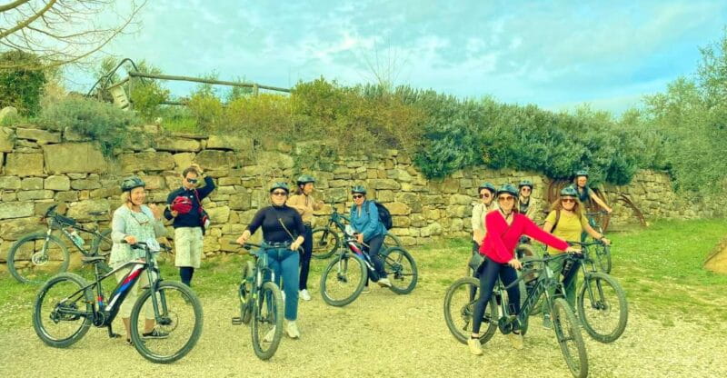 Florence: Country Ebike tour + Wine tasting in organic farm - Exploring Tuscany on E-Bikes and Organic Vineyards