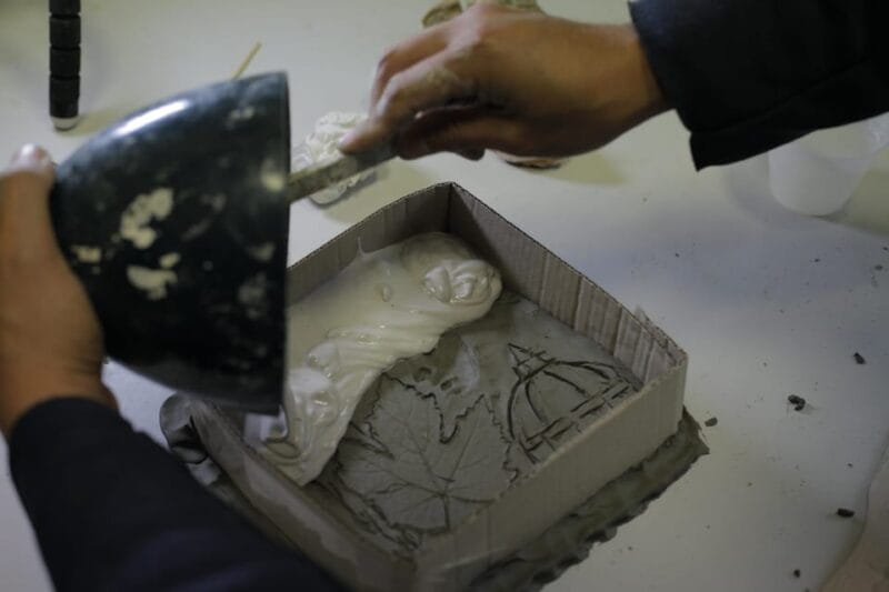 Florence: create your own personalized plaster cast - Discovering Your Artistic Side in Florence: Creating a Personal Plaster Cast