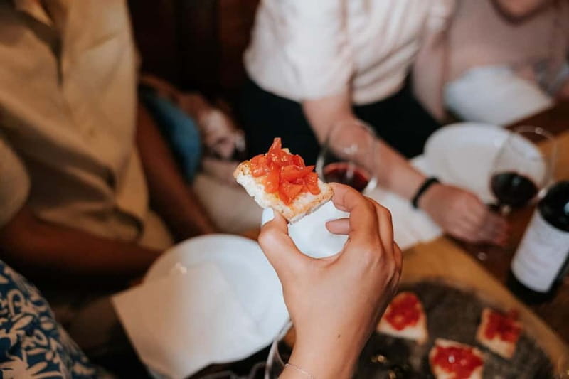 Florence: Food & Wine Tour in Oltrarno Neighborhood - Pasta, Gelato, and the Sweet Finish