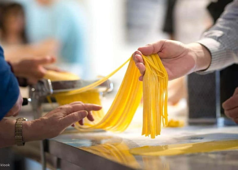 Florence: Handmade Pasta, Sauces, & Italian Dessert Class - Exploring Tuscany Through Pasta: What to Expect