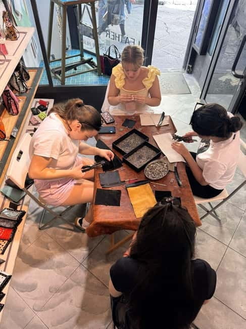 Florence: Leather Wallet-Making Workshop with Coffee - FAQ