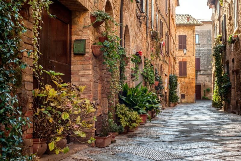 Florence: Monteriggioni & Val d'Orcia Optional Wine Tasting - Strolling Through Pienza and Enjoying the Scenic Views