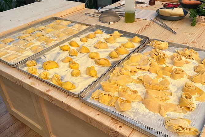 Florence: Pasta Cooking Class With Unlimited Wine - Meeting Point and Pickup
