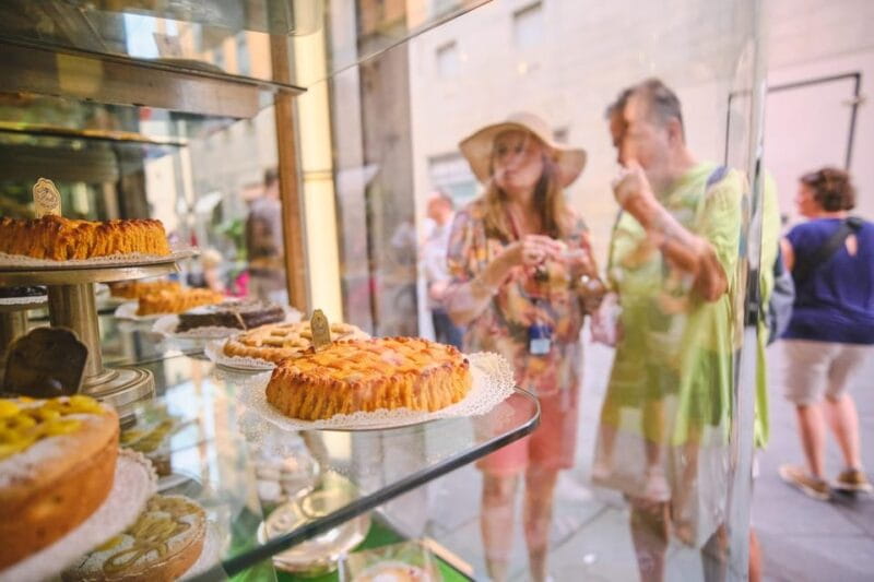 Florence: Pisa & Lucca Day Tour with Buccellato Cake Tasting - Buccellato Cake Tasting: A Sweet Ending