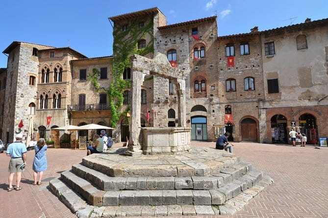 Florence Private Day Trip to Siena and San Gimignano - Exploring Tuscany in a Day: What to Expect From This Private Tour