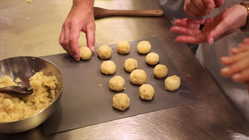 Florence: Tuscan Cooking Course with Dinner - Authentic Tuscan Flavors and Practical Tips