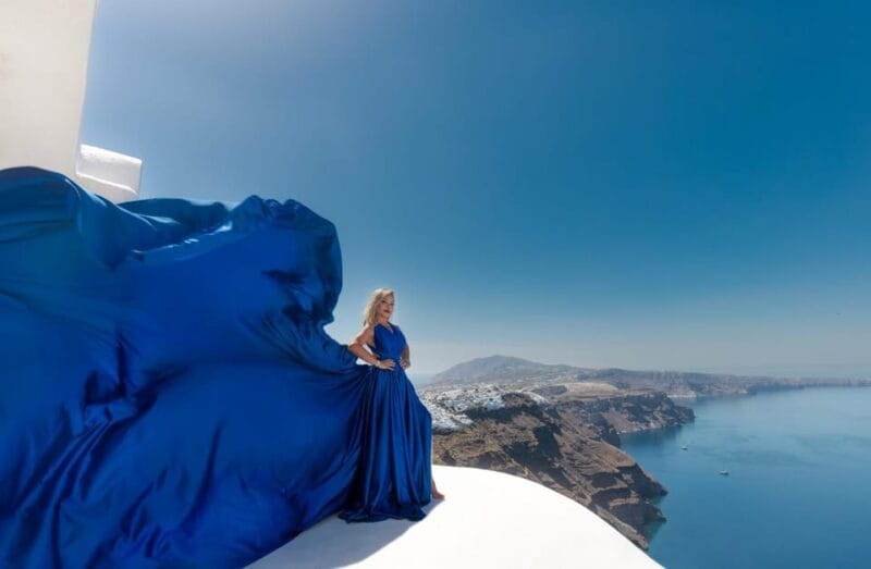 Flying dress Photoshoot in Santorini with Hotel Pickup - FAQ