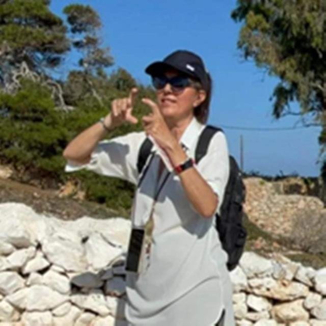 "Folegandros Unveiled: A Journey Through Time & Tradition" - Starting Point: Pounta Square, the Heart of the Island