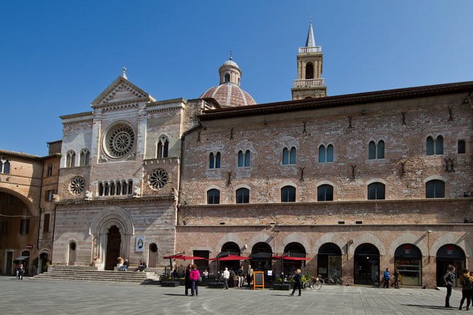 Foligno and the frescoes of Palazzo Trinci, a masterpiece of the Middle Ages  Private Tour - Discovering Palazzo Trinci: A Medieval Treasure Chest