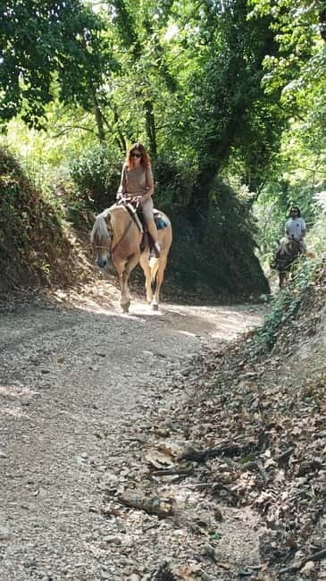 Foligno: horseback riding with aperitif - FAQs