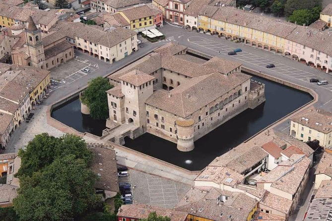 Fontanellato: a castle and a labyrinth in Parma countryside - FAQ