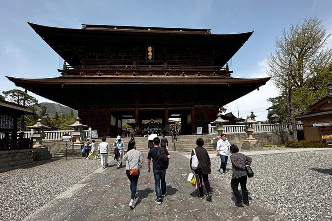 Food & Cultural Walking Tour Around Zenkoji Temple in Nagano - Exploring Zenkoji Temple Town