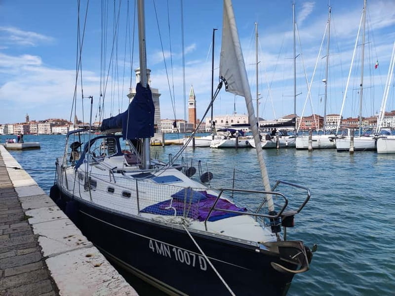 Food experience on a luxury sailing boat tour in Venice - Price and Value Analysis