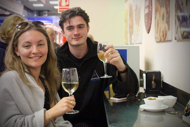 Food Tasting Walking Tour in Palma with a Local - Guides and Guest Experience