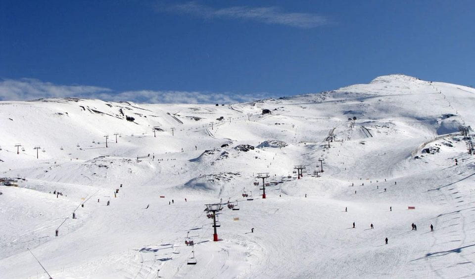 Formigal: Private Ski Lesson - Half or Full Day - Instructor Profile and Qualifications