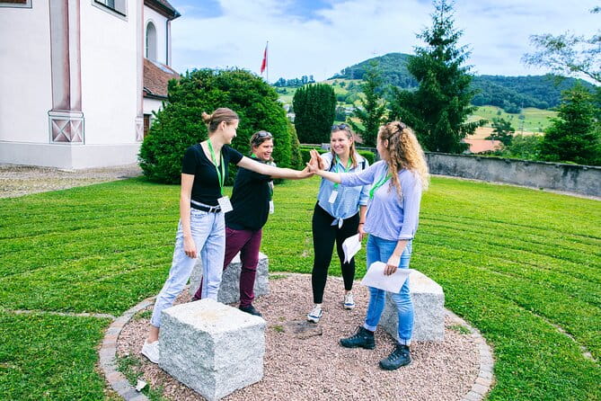 Foxtrail Jurapark in Aargau - The Puzzle of the Disappearing Dinosaur Researcher