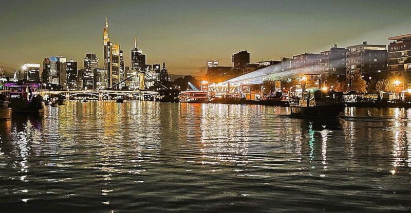Frankfurt: Private Romantic Skyline Boat Tour - Key points / Takeaways