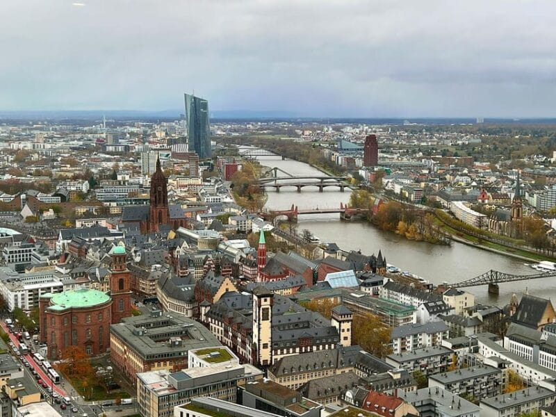 Frankfurt: Walking tour in German in private - just for you and your friends - Exploring Frankfurt with a Personal Touch