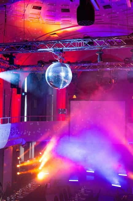 Frauenbad Heidelberg: Magic Dinner with Chris Stark (DE & EN) - An Evening of Magic and Fine Dining in Heidelberg’s Historic Frauenbad