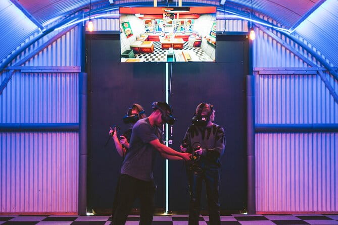 Free Roam VR in Amsterdam Immerse Yourself in a Virtual World! - Entering a New Realm: The Free Roam VR Experience