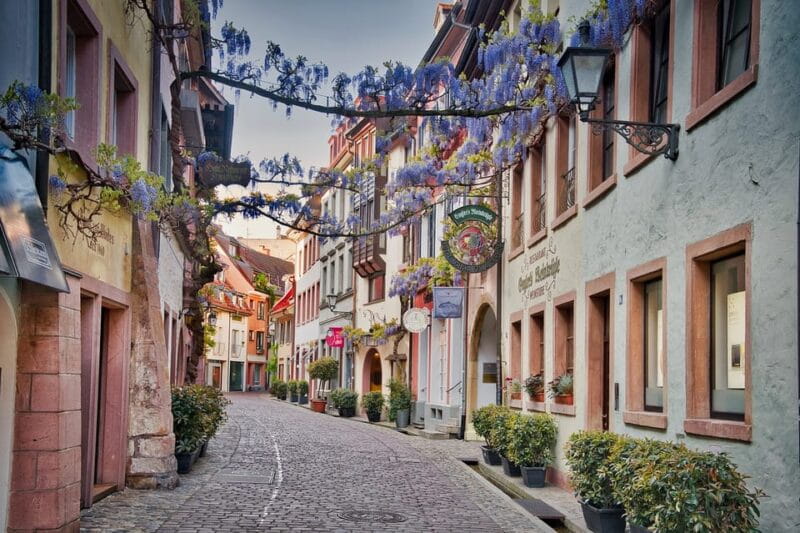 Freiburg im Breisgau: old town group walking tour Italian - FAQ About This Freiburg Old Town Walking Tour