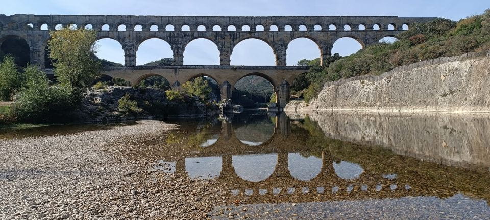 From Aix-en-Provence: Avignon City Highlights Guided Tour - Exploring the Pont Du Gard