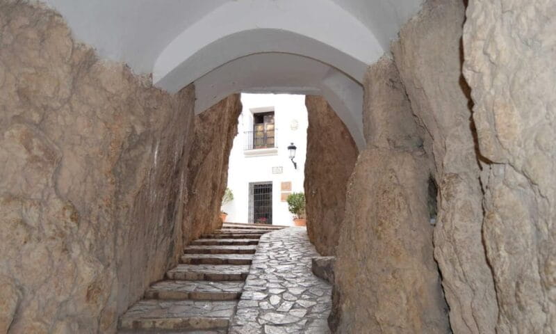 From Alicante: Guadalest, Altea & ticket in Algar Waterfalls - FAQ