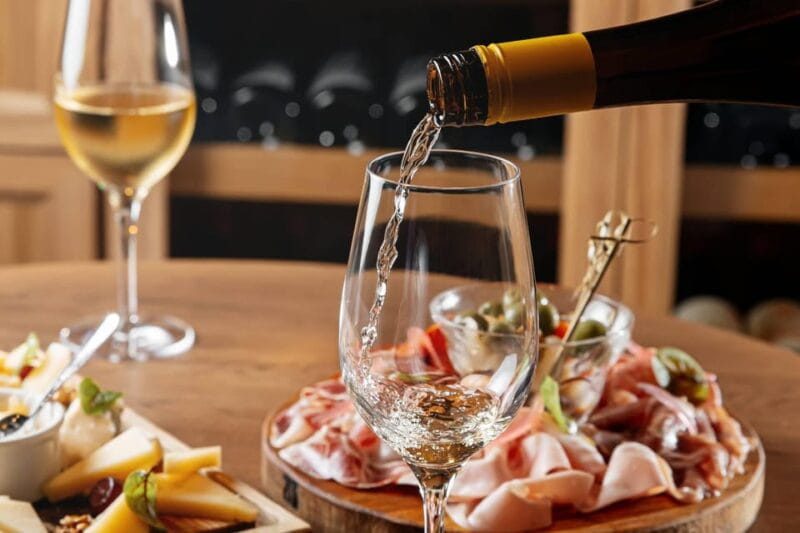 From Alicante: Premium visit to the winery. The best of our wines. - Sampling the Signature Wines and Food